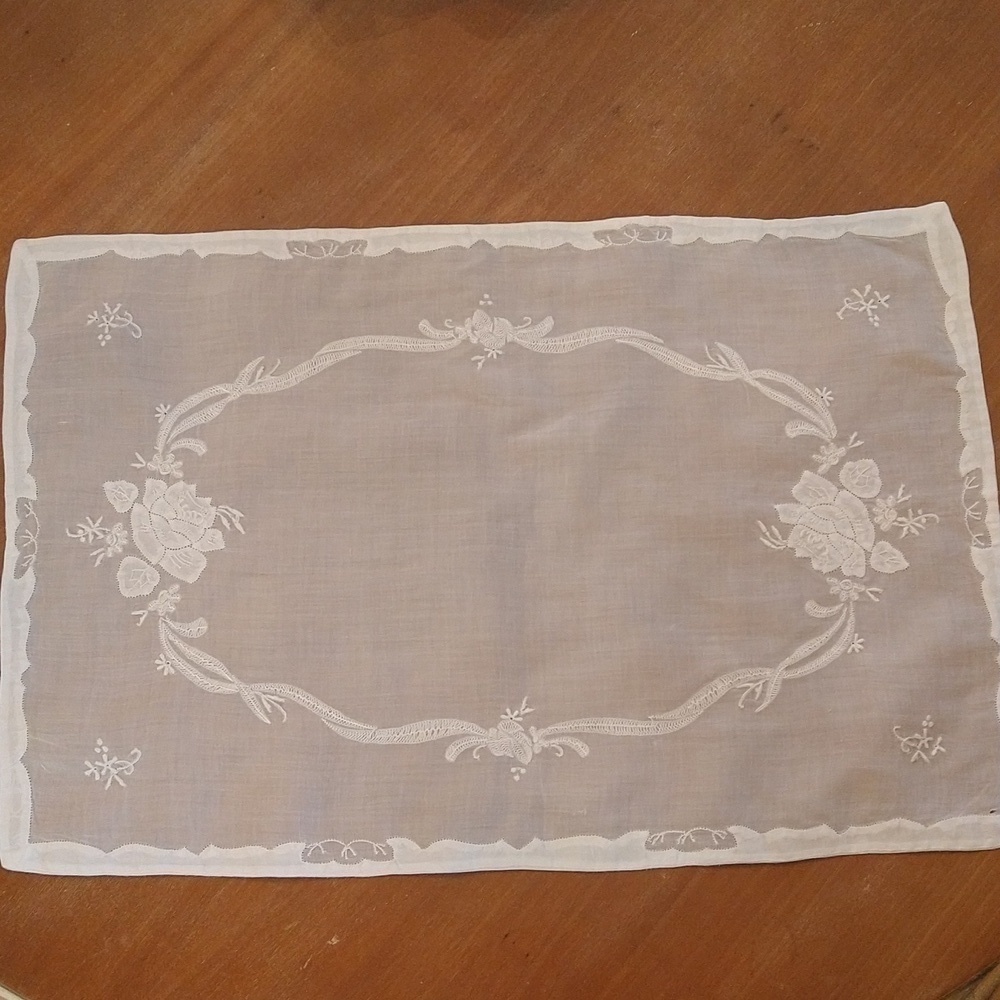 Set of 5 organdy linen handmade madeira white placemats vintage cottagecore